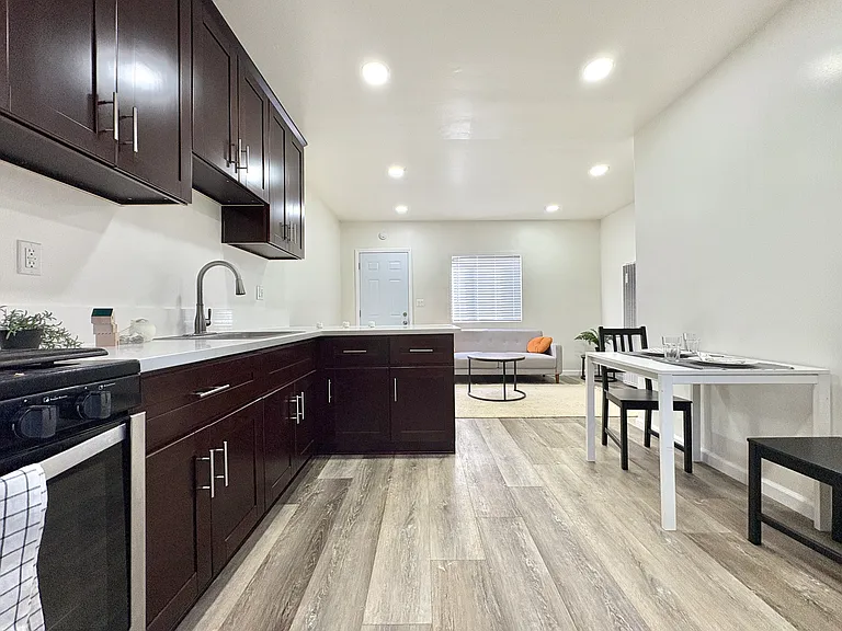 1770 Gaviota Ave #17 — Photo 5
