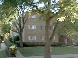 2210 Central St APT 1N, Evanston, IL 60201