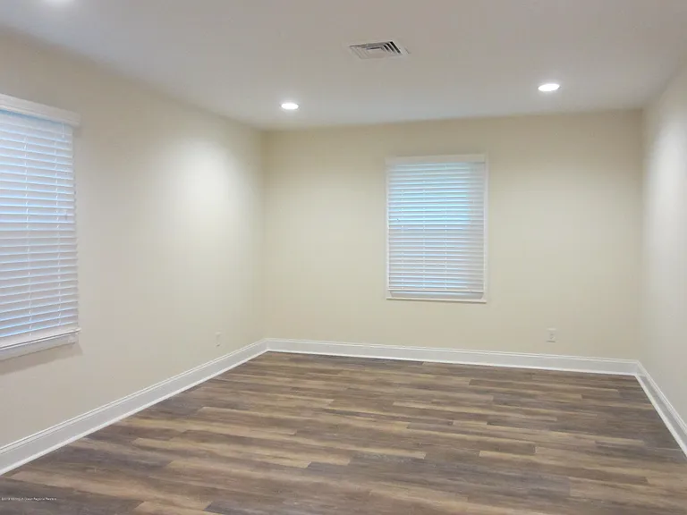 22 Lasatta Ave #2B — Photo 16