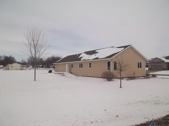 2nd image of 608 S Josephine Ave