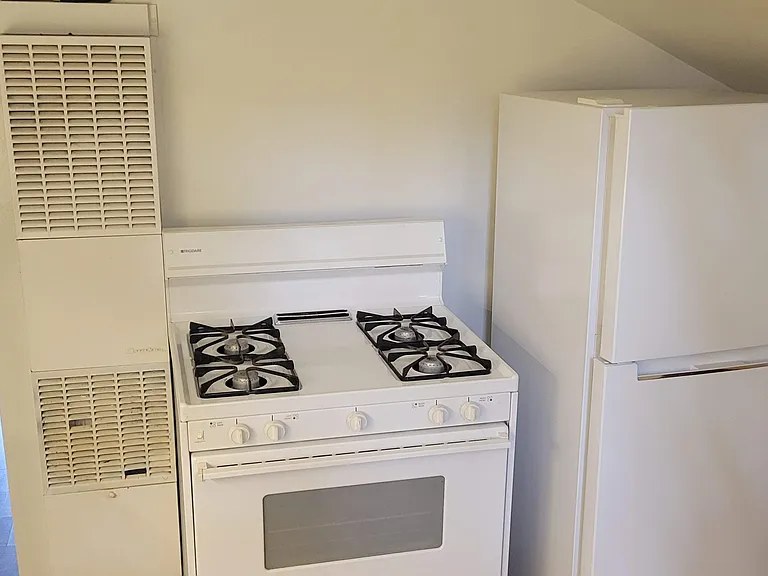 815 James St #2 — Photo 7