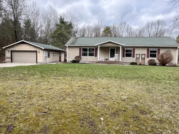 190 W Treml Rd, Free Soil, MI 49411