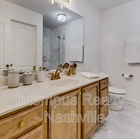 1128 Woodbury Falls Ct — Photo 15