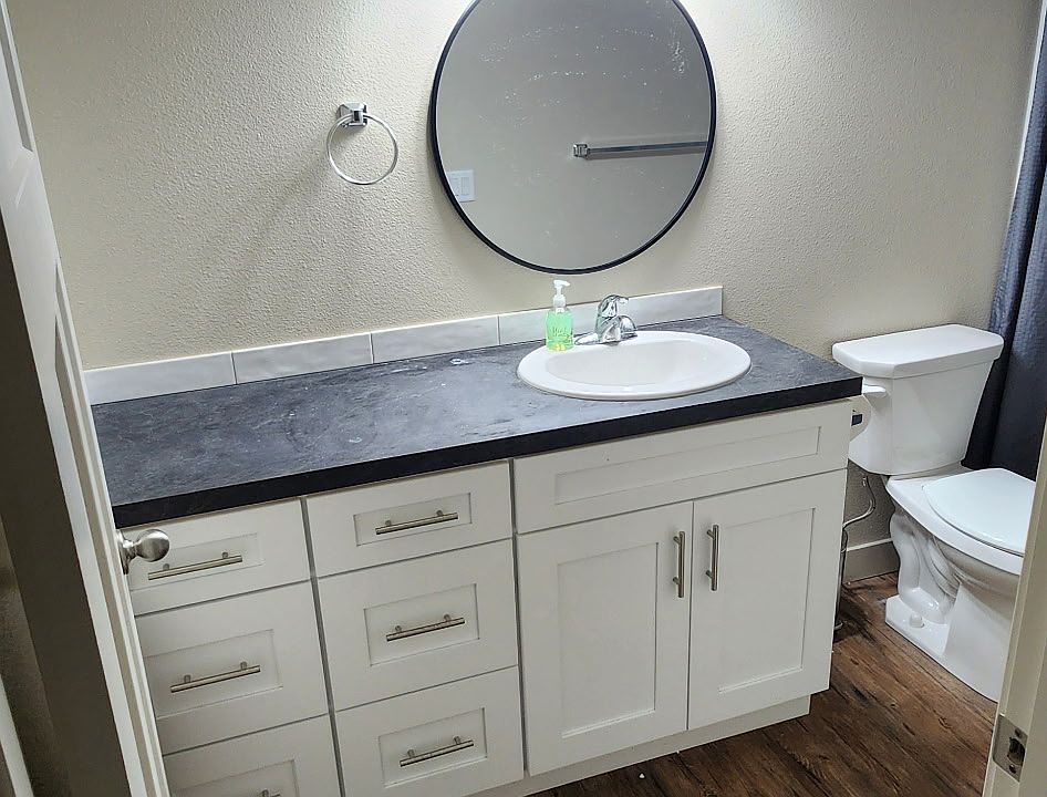 Full Bathroom