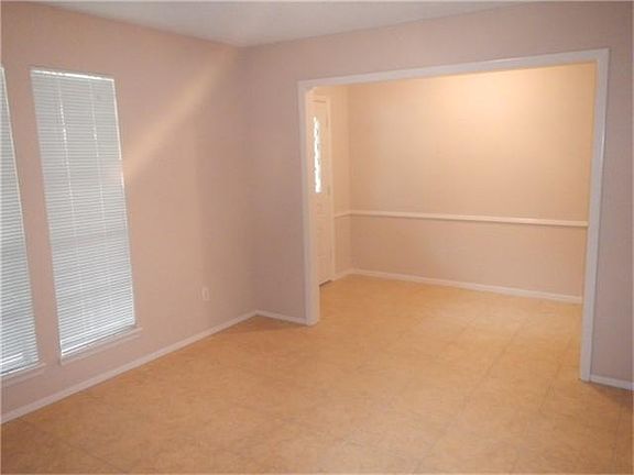 4th image of 3804 Winter Haven Dr