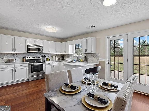 5th image of 275 Branchwood Dr