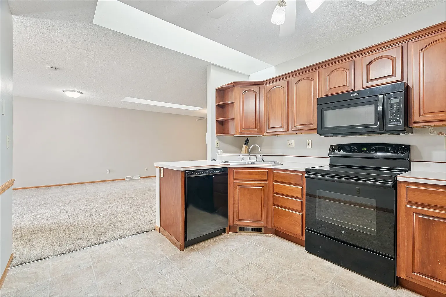 Garnett Place Townhomes — Photo 1