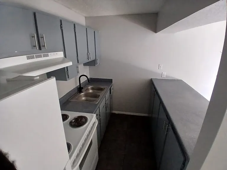 Stepping Stone Apartments — Photo 16