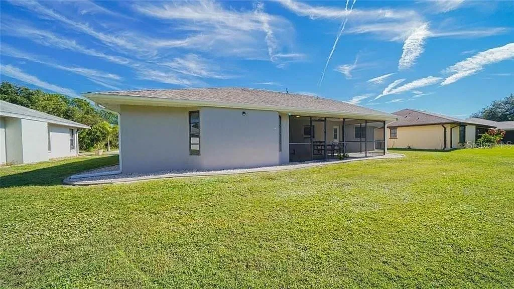3 bed, 2.0 bath, 1445 sqft, $2,000 — Photo 4