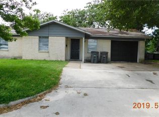 2704 Meadowlark St, Victoria, TX 77901