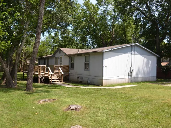 811 Monroe St, Lyndon, KS 66451