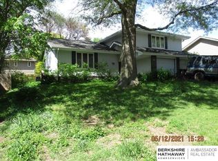 3406 Lynnwood Dr, Bellevue, NE 68123