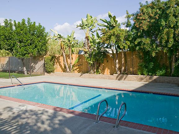 4th image of 921 S Sunshine Ave APT 13