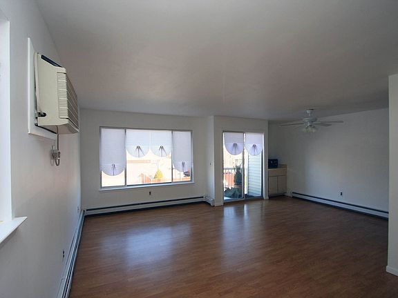 5th image of 164 Dongan Hills Ave