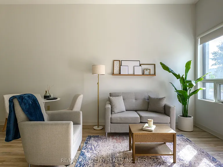 152 N Park St #118 — Photo 7