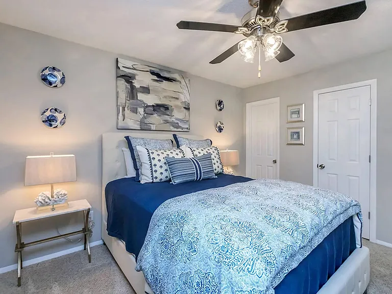 Azure Cove Apartment Homes — Photo 41