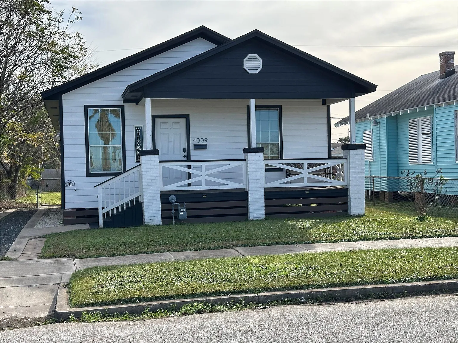 4009 Avenue L - 1 — Photo 1