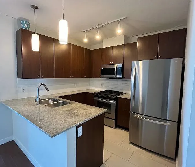 280 Ross Dr — Photo 4
