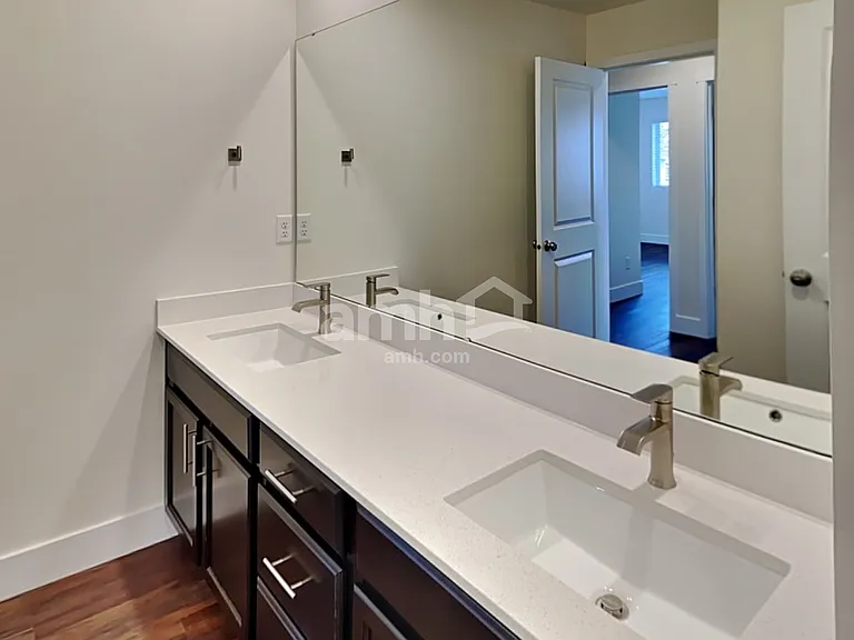 685 Dudley St — Photo 16
