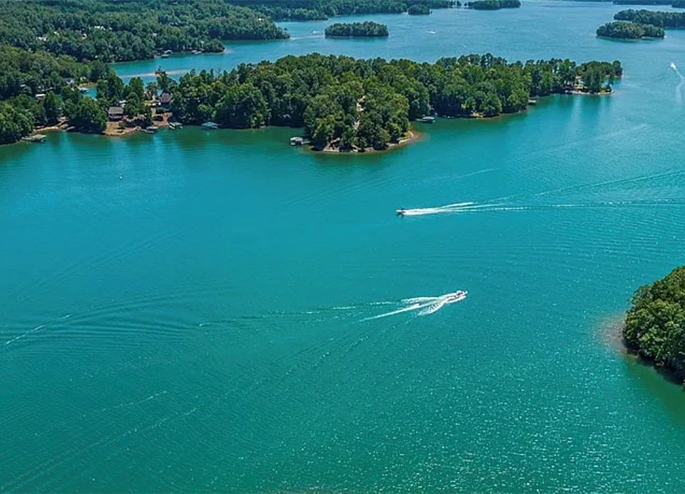 1st image of 103 Shelter Cove Dr