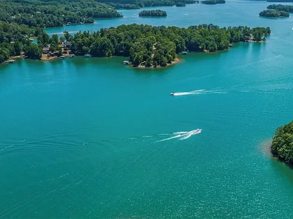 103 Shelter Cove Dr, Seneca, SC 29672