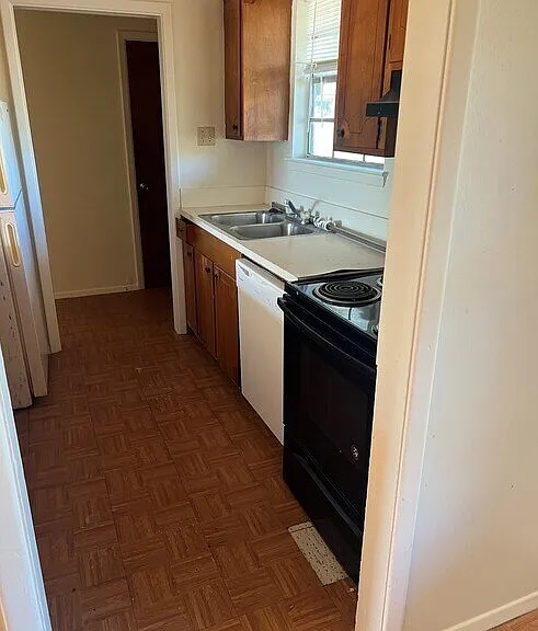 24505 Sherwood Dr #5 — Photo 2
