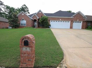 9 Ozark Dr, Maumelle, AR 72113