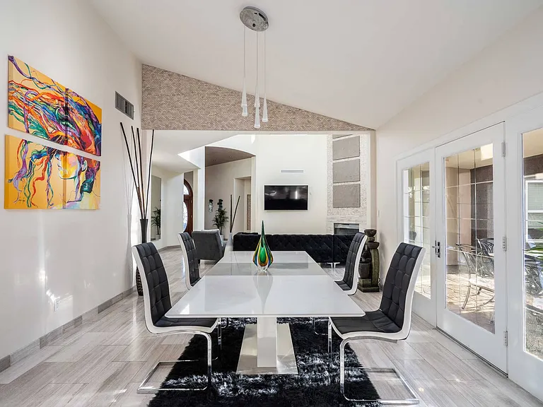 Dining Area 2