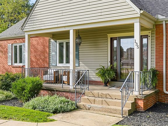 3rd image of 135 Derwent Dr