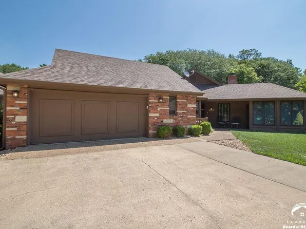 2015 Crossgate Dr, Lawrence, KS 66047