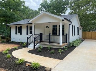 16 Carter Dr, Greenville, SC 29607