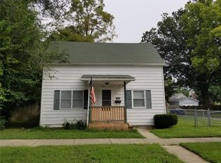 1421 13th St, Highland, IL 62249