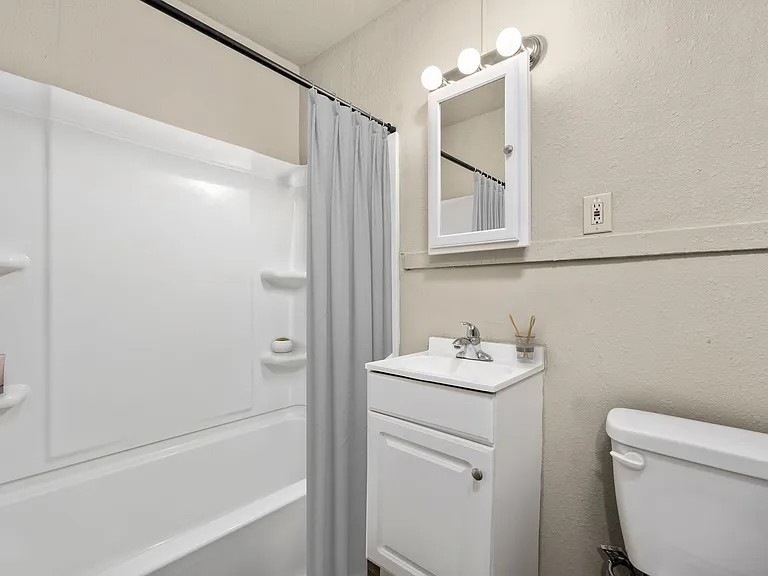 Amber Terrace Apartments — Photo 13