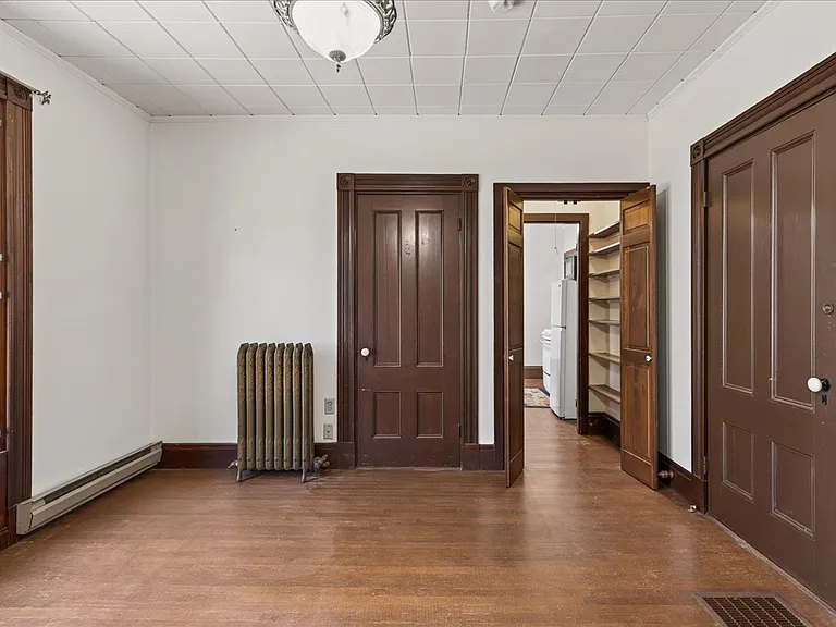 31 Franklin St #B — Photo 12