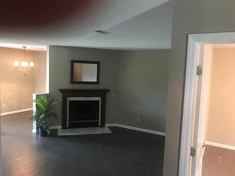 2104 Silverbrook Dr — Photo 6