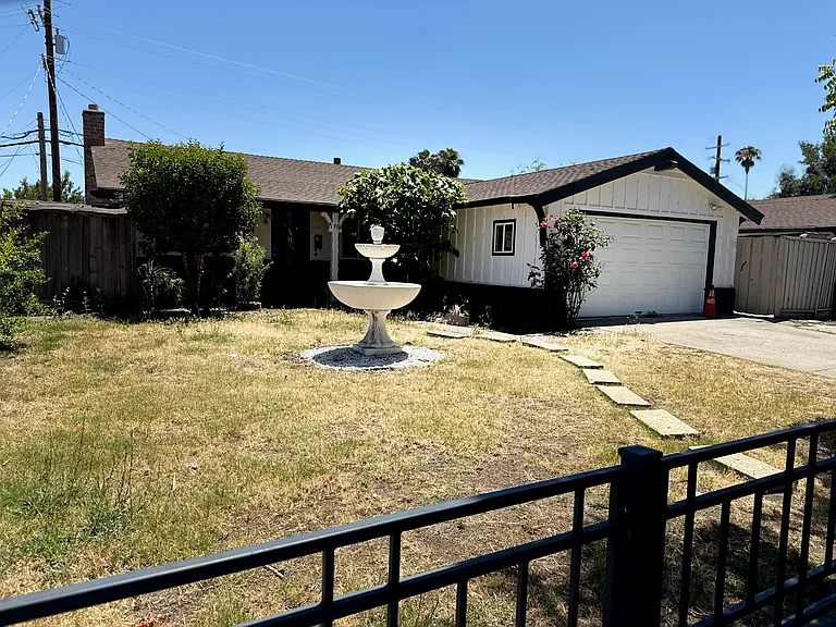 1968 Story Rd — Photo 1