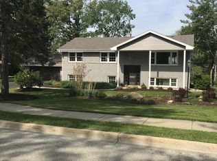 140 S Circle Ave, Bloomingdale, IL 60108