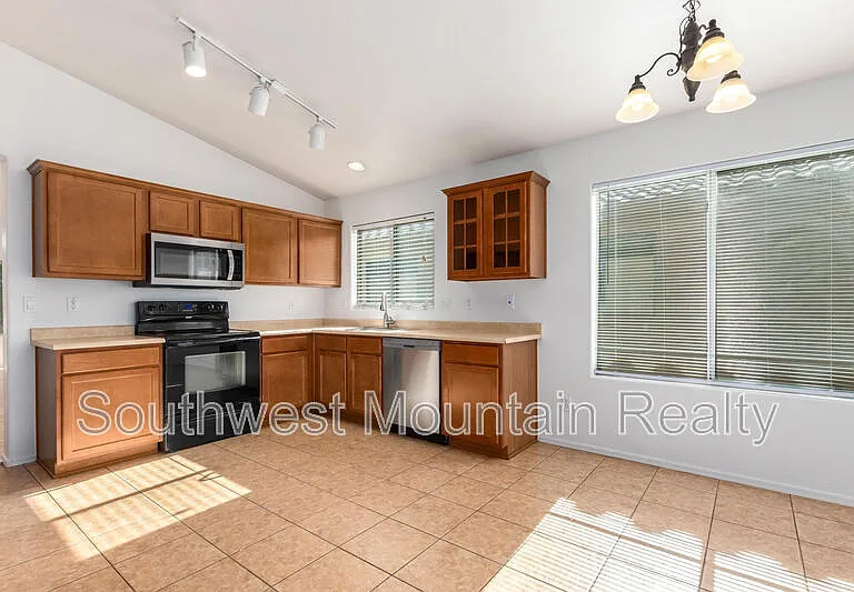 1140 W Oak Tree Ln — Photo 14
