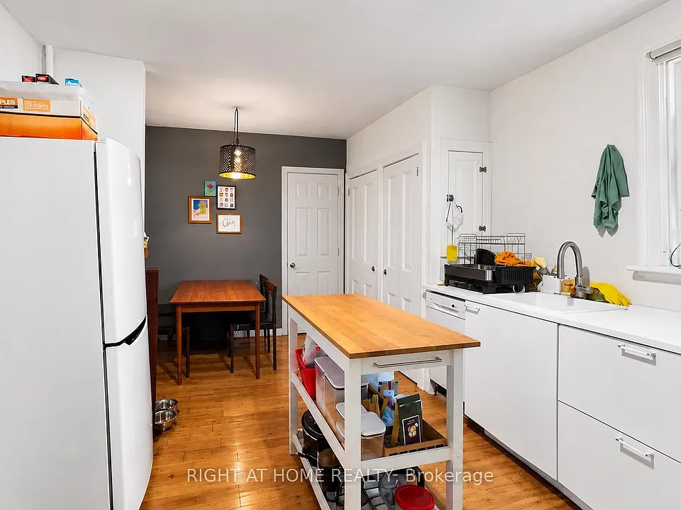 10 Borden St #MAIN FLOOR