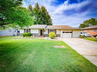 610 E Prairie Ln, Ash Grove, MO 65604