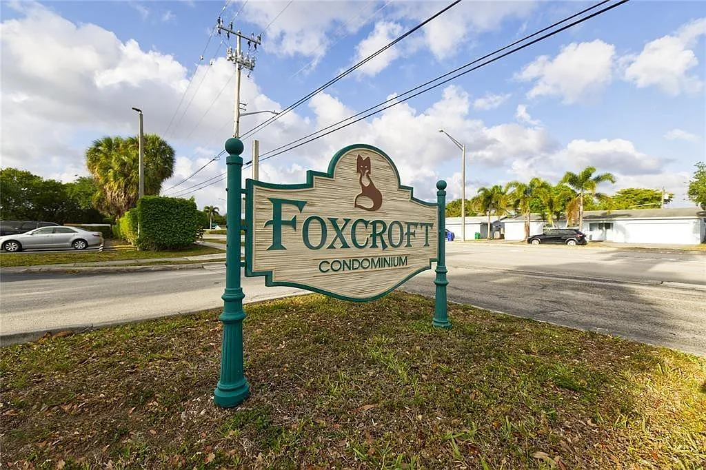 2 bed, 2.0 bath, 1105 sqft, $1,900 — Photo 3