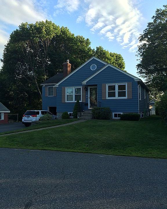 1st image of 17 Lakeside Dr