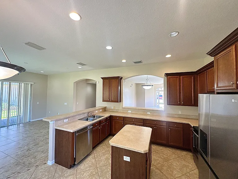 1762 Altavista Cir — Photo 18