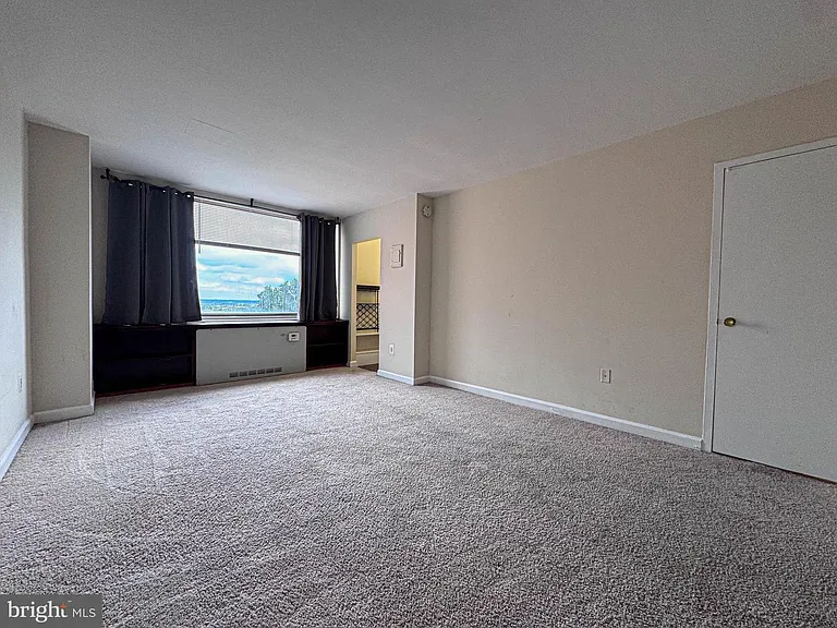 1111 Arlington Blvd #902 — Photo 8