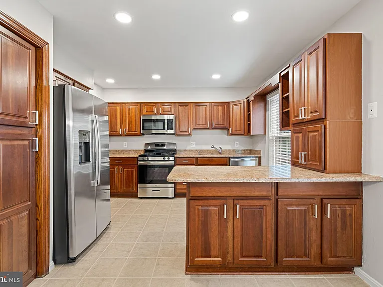 7867 Wintercress Ln — Photo 3