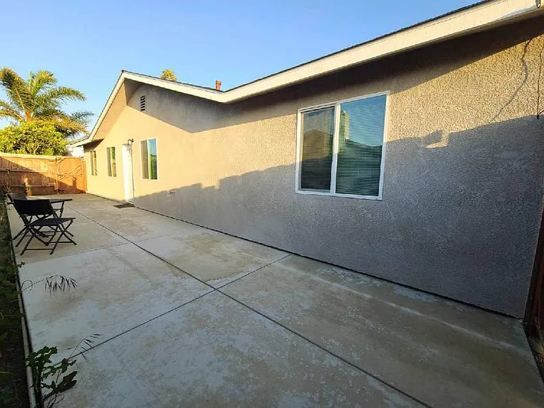 1409 N Thornburg St — Photo 18