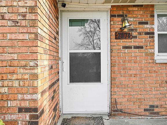 4th image of 2076-2078 Stowe Dr