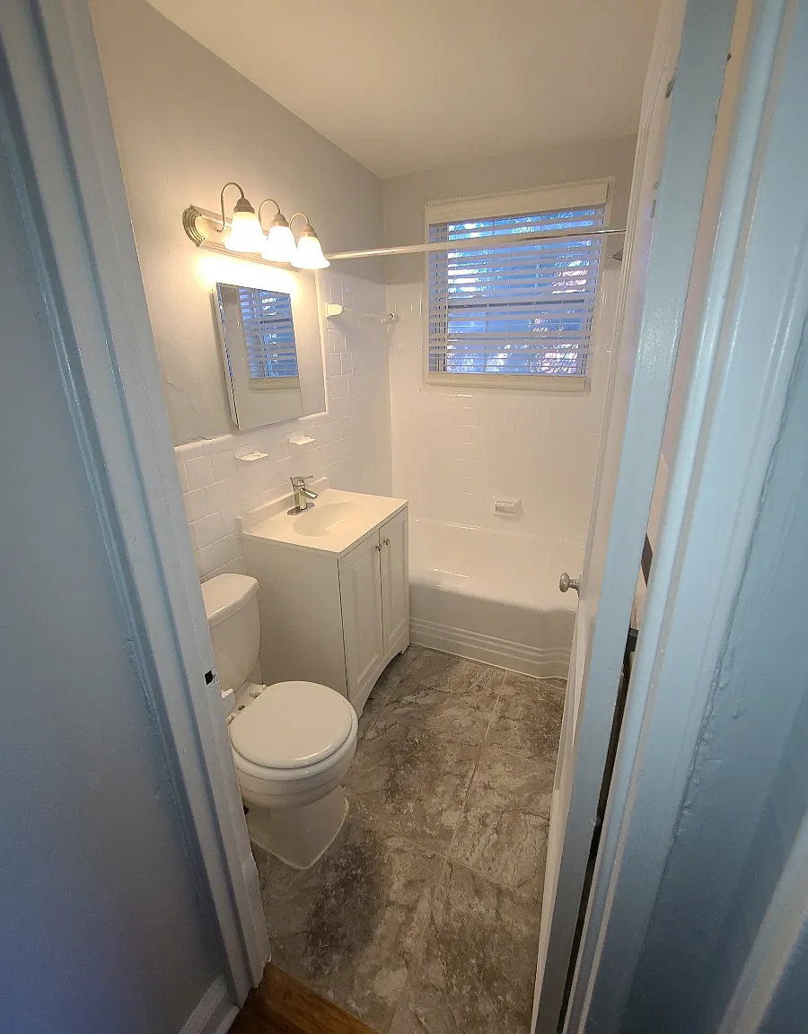 Delwin Apartments — Photo 3