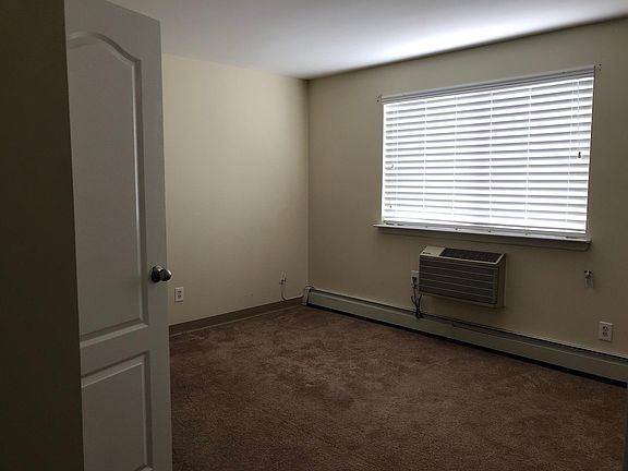 2nd image of 17716 S Conduit Ave APT 1B