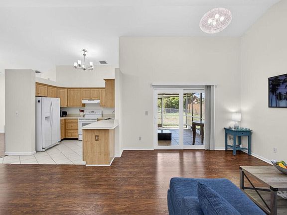 4th image of 6223 Kendrick Street